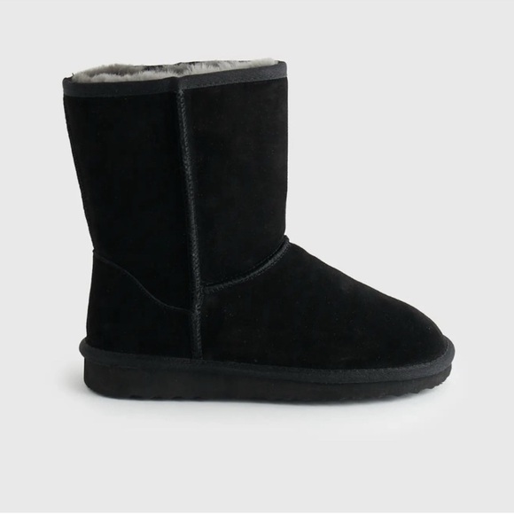 Quince Shoes - QUINCE Australian Shearling Mid-Calf Black Boot Size 8 & 9